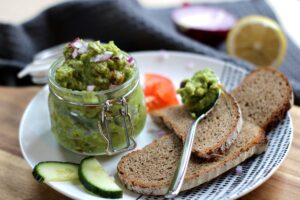 Read more about the article Vegane Guacamole – ein Alleskönner